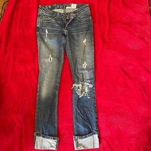 Southern thread jeans, super cute distressing and studs. Size 26